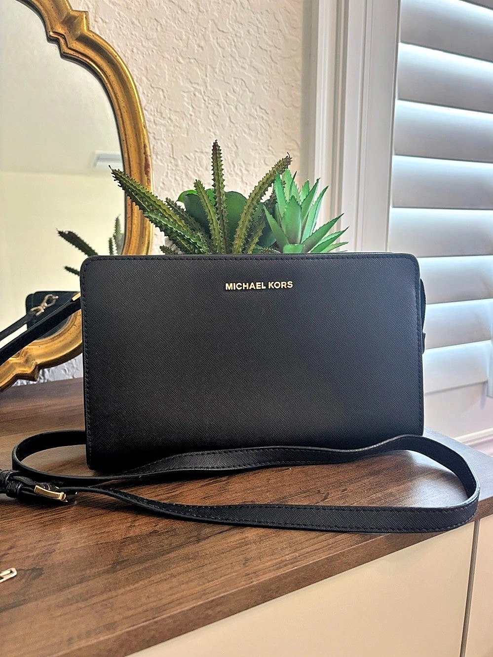 Michael Kors Jet Set Large Saffiano Leather Crossbody Bag Black